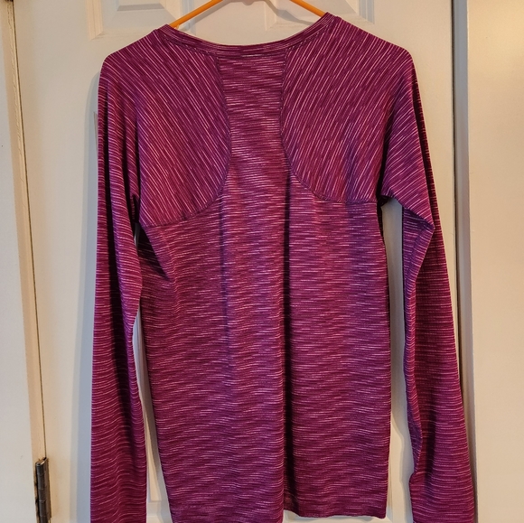 Athleta Momentum Top, Size L, Maroon space dye - Picture 2 of 5